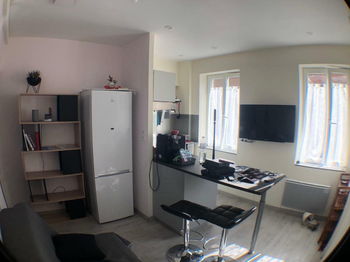 Appartement Lisieux Calme Tres Bien Equipe 外观 照片