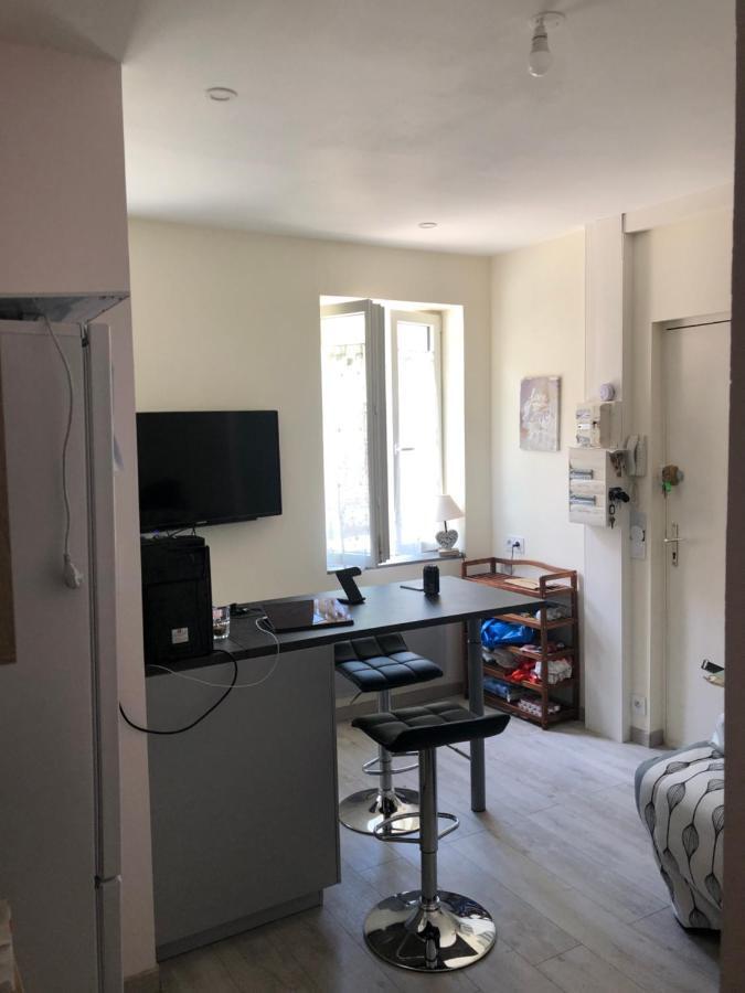 Appartement Lisieux Calme Tres Bien Equipe 外观 照片